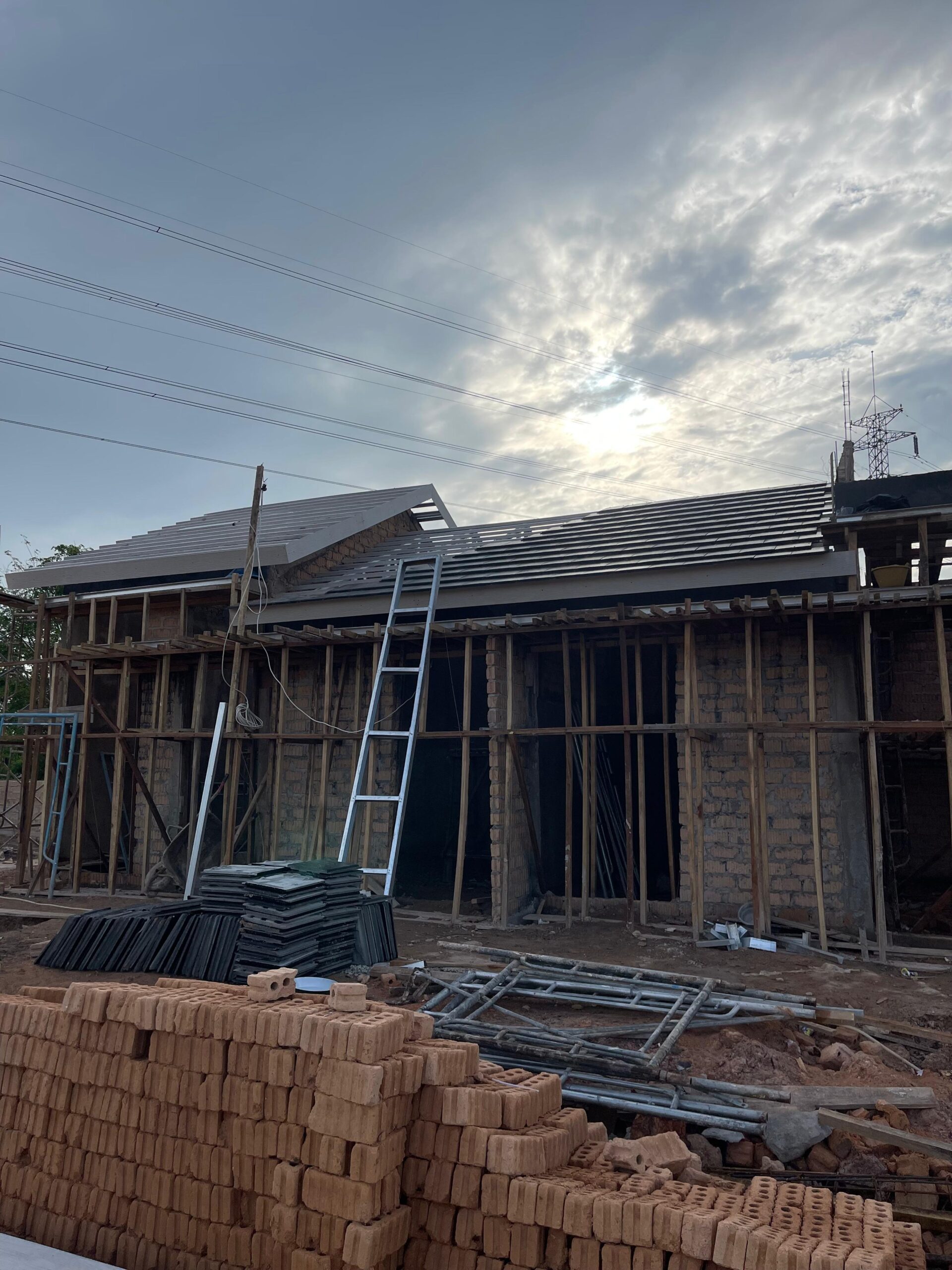 Mengintip Progres Fontana Oasis Residence: Apa yang Menarik dari Proyek Ini? 2 progres pembangunan unit rumah contoh blok D fontana oasis residence tanjung piayu